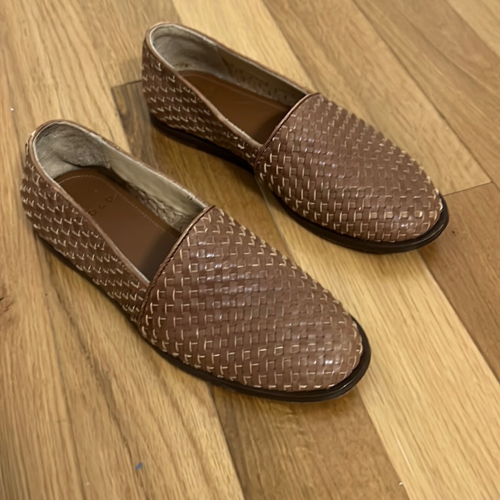 Nisolo Mara woven flat
